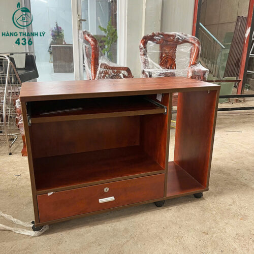 ke tivi cu hoc mo lon nhieu ngan co banh xe di chuyen 3