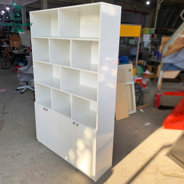 ke trung bay cu 2mx1m2 ket hop hoc tu ben dep 2