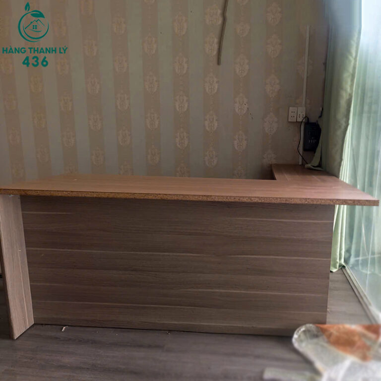mau ban lam viec cu goc l go cong nghiep mau nau sang 2