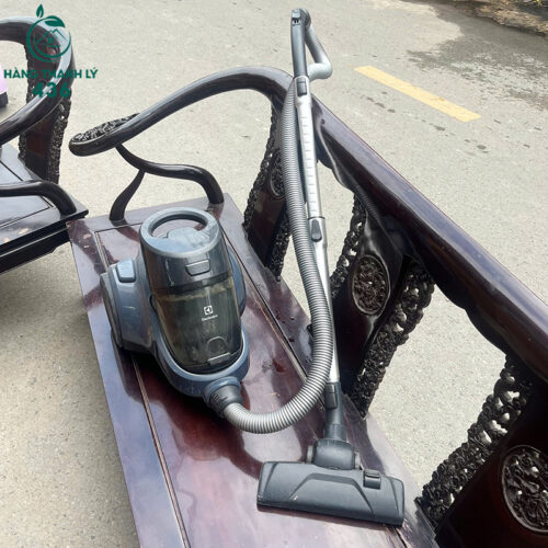 may hut bui cu dang hop co banh xe di chuyen 1