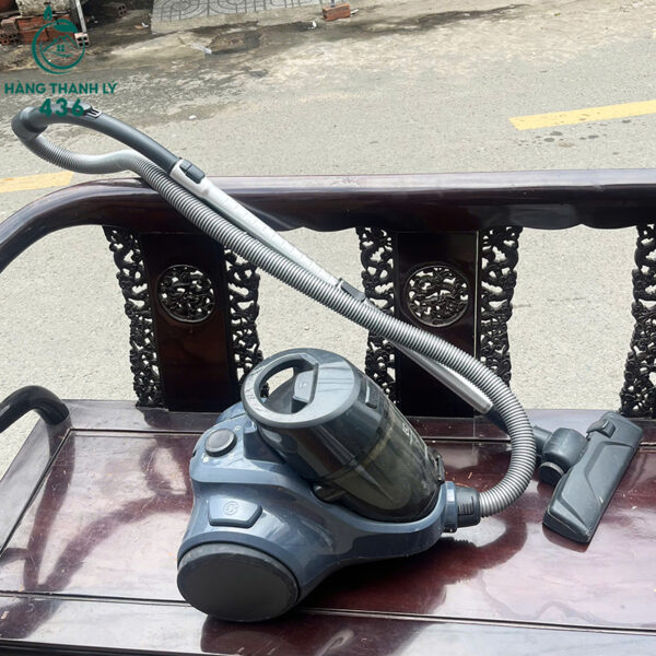 may hut bui cu dang hop co banh xe di chuyen 3