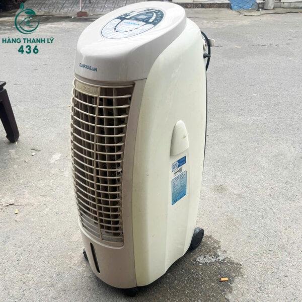 quat hoi nuoc cu daikiosan banh xe di chuyen giua cac phong 1