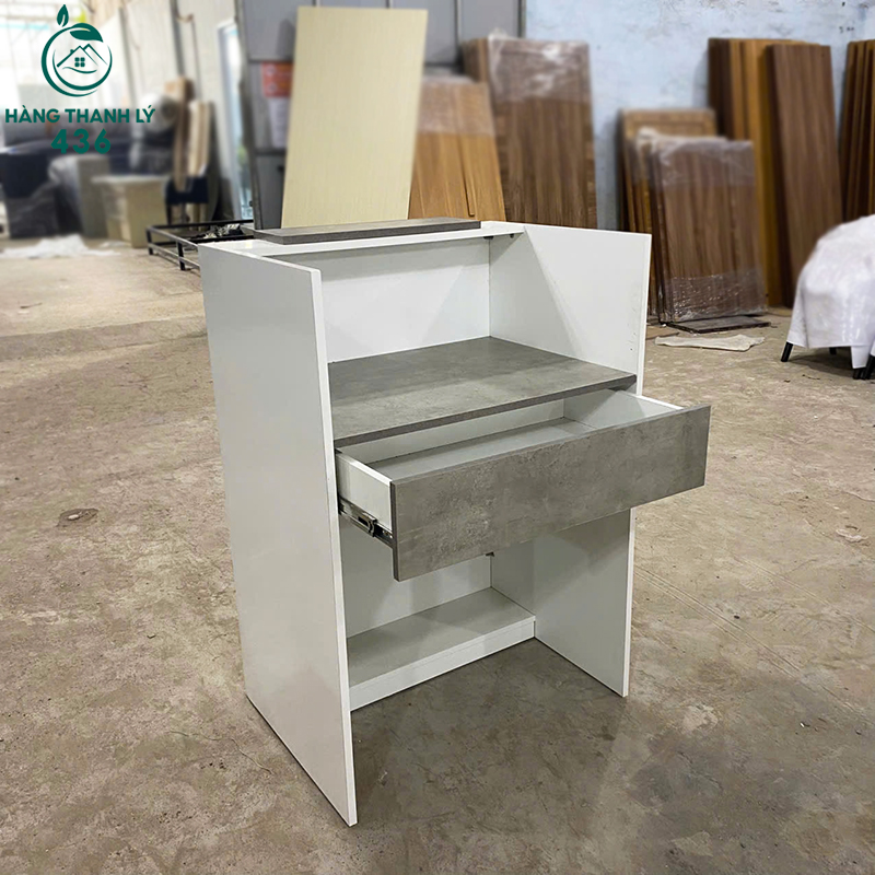 quay-le-tan-1m2x77cm-dong-moi-trang-phoi-xam-moi-99-5 Quầy Lễ Tân 1M2X77CM Đóng Mới Trắng Phối Xám Mới 99%
