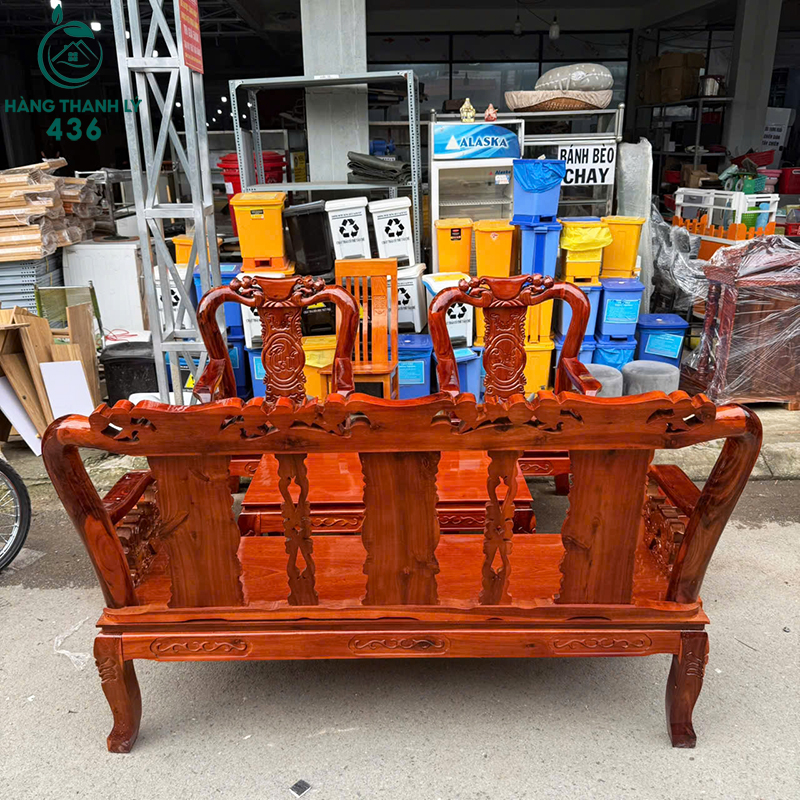 Thanh Lý Bộ Salon Gỗ Tay 8 Chạm Khắc Gỗ Xoan Đào Màu Đỏ Mới 99% thanh-ly-bo-salon-go-tay-8-cham-khac-dao-mau-do-moi-99-1 Thanh Lý Bộ Salon Gỗ Tay 8 Chạm Khắc Gỗ Xoan Đào Màu Đỏ Mới 99%