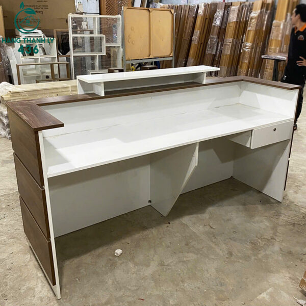 thanh ly quay le tan 2mx1m phoi mau nau trang moi 99 4