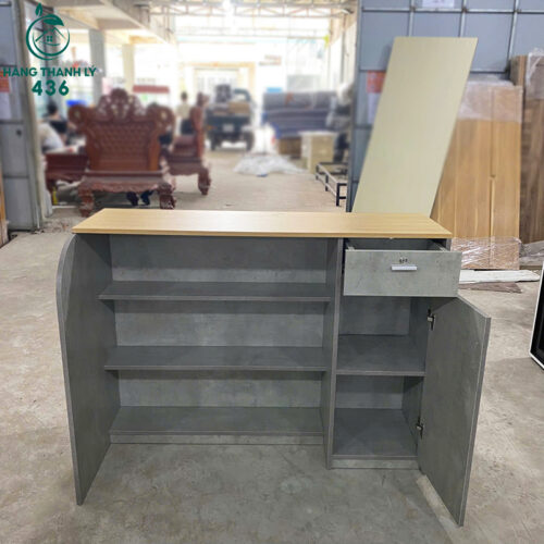 thanh ly quay thu ngan 1m3x1m co tu khoa moi 99 7