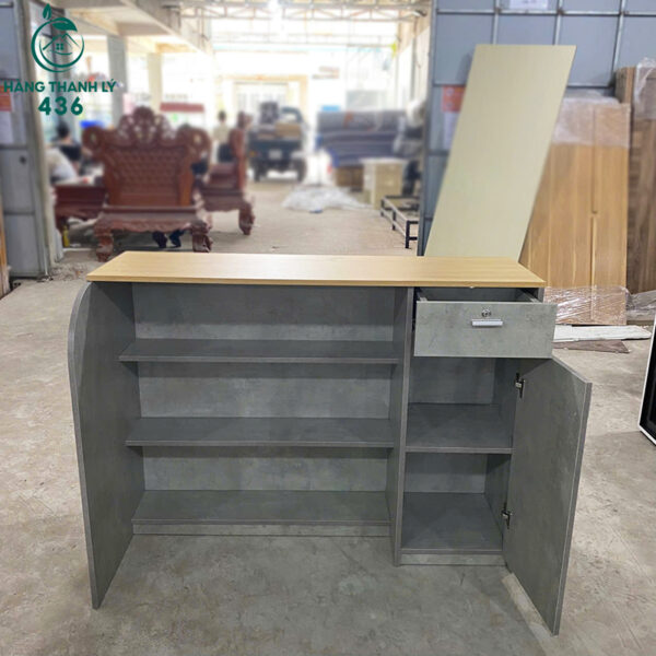 thanh ly quay thu ngan 1m3x1m co tu khoa moi 99 7