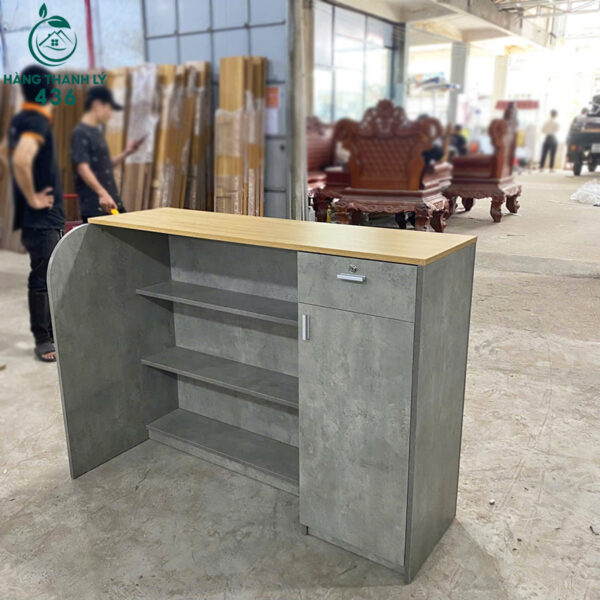 thanh ly quay thu ngan 1m3x1m co tu khoa moi 99 8