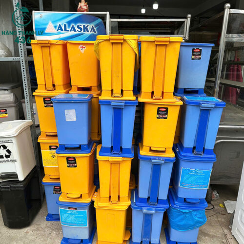 Thùng Đựng Rác Cũ Thiết Kế Chân Đạp Tiện Lợi (Nhiều Mẫu) 5 thung dung rac cu thiet ke chan dap tien loi nhieu mau 4