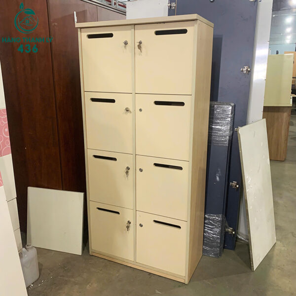 tu locker cu 8 hoc canh co khe nho 3