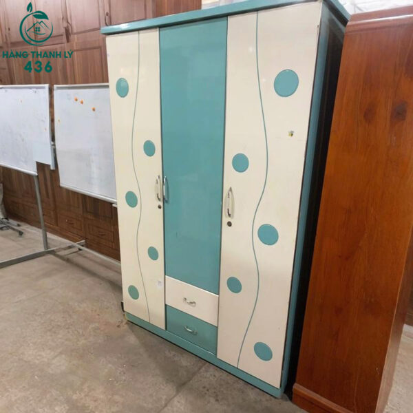 tu quan ao cu 1m2x2m 3 canh mau xanh trang co hoc keo 2