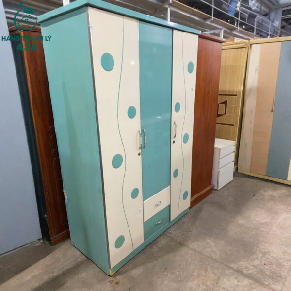 tu quan ao cu 1m2x2m 3 canh mau xanh trang co hoc keo 3