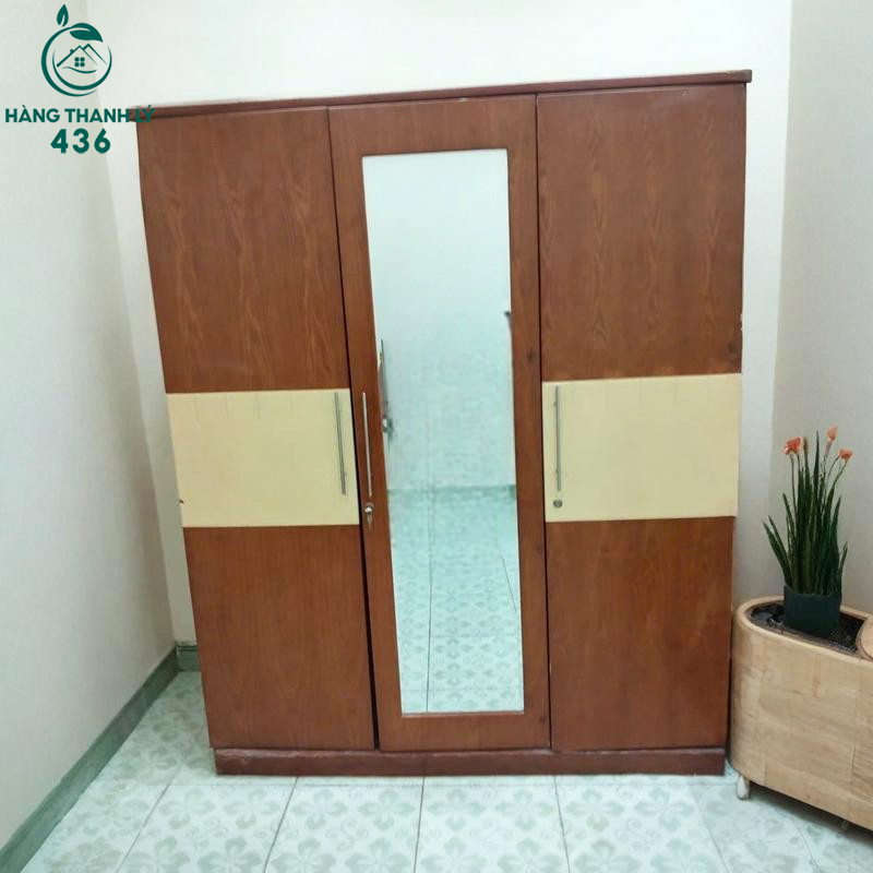 Tủ Quần Áo Cũ 3 Cánh Gỗ Màu Nâu Phối Kem Gương Soi Toàn Thân tu-quan-ao-cu-3-canh-go-mau-nau-phoi-kem-guong-soi-toan-than Tủ Quần Áo Cũ 3 Cánh Gỗ Màu Nâu Phối Kem Gương Soi Toàn Thân