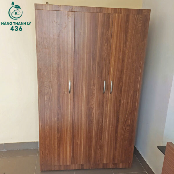 tu quan ao cu 3 canh tu 1m2x2m thanh treo inox chac chan 1