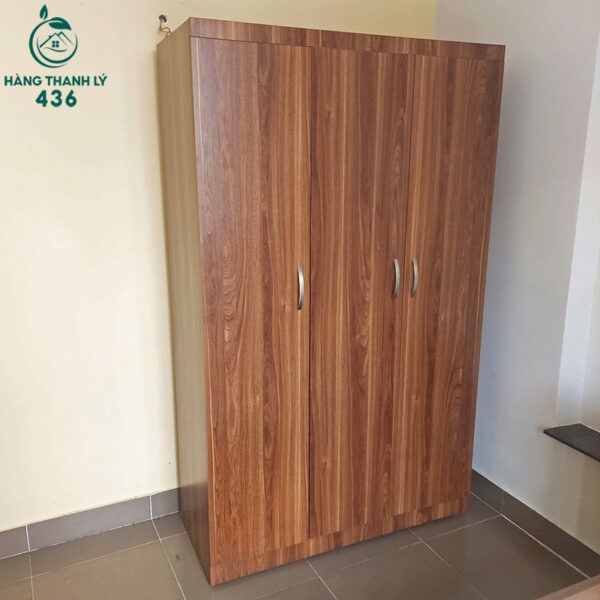 tu quan ao cu 3 canh tu 1m2x2m thanh treo inox chac chan 3