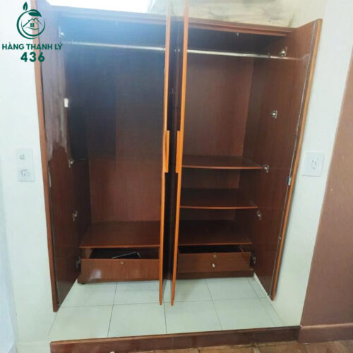 Tủ Quần Áo Cũ 4 Cánh Gỗ Màu Nâu Đỏ 2M1X1M6 Đủ Ngăn 2 tu quan ao cu 4 canh go mau nau do 2m1x1m6 du ngan 2