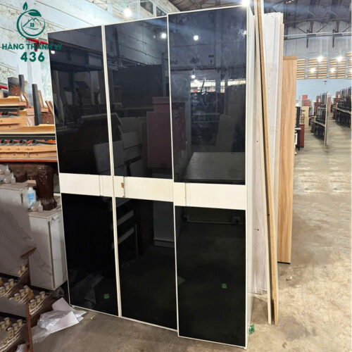 Tủ Quần Áo Cũ Mặt Kính Màu Đen Cửa Mở Sang Trọng 4 tu quan ao cu mat kinh mau den cua mo sang trong 1