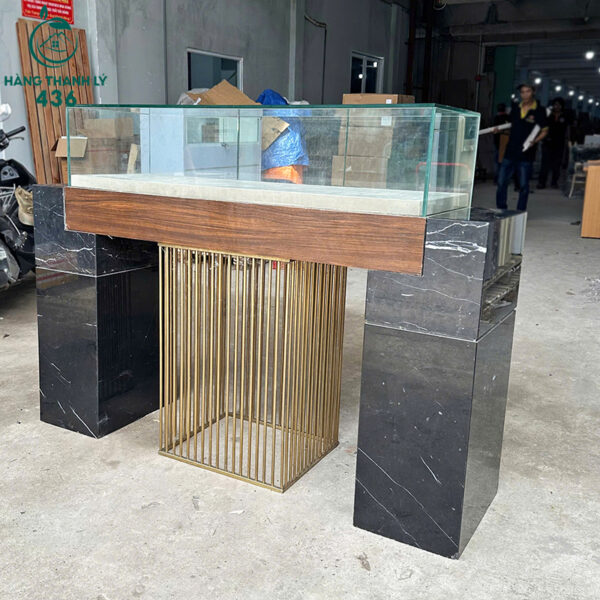 tu trung bay cu 1m6x1m2 da hoa cuong cao cap 6