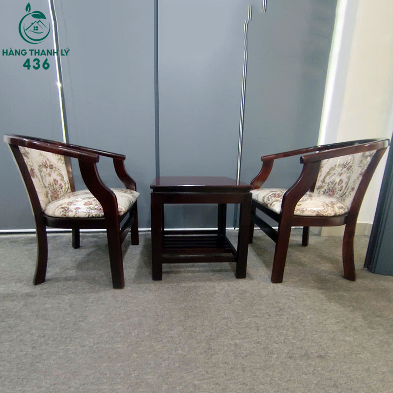 ban-ghe-sofa-cu-thiet-ke-mat-dem-vai-hoa-van-1 Bàn Ghế Sofa Cũ Thiết Kế Mặt Đệm Vải Hoa Văn