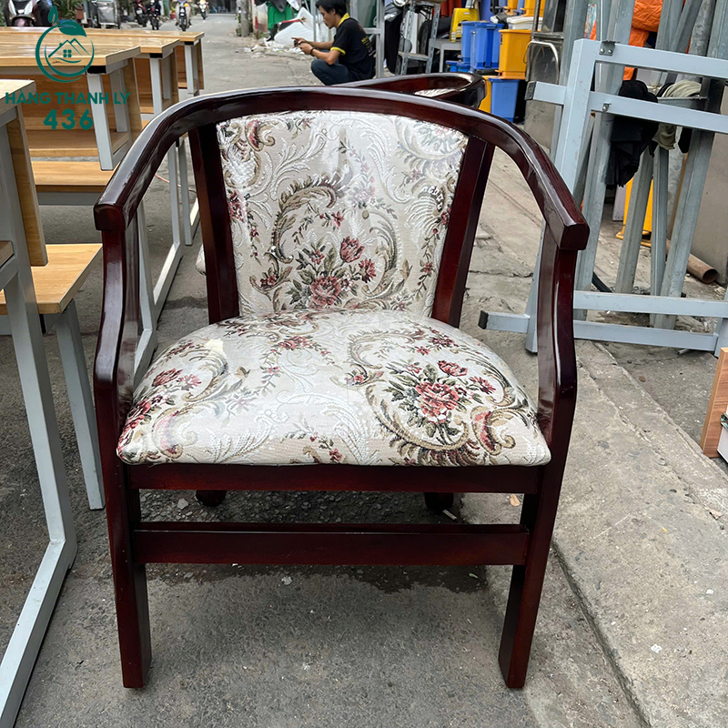 ban-ghe-sofa-cu-thiet-ke-mat-dem-vai-hoa-van-2-1 Bàn Ghế Sofa Cũ Thiết Kế Mặt Đệm Vải Hoa Văn