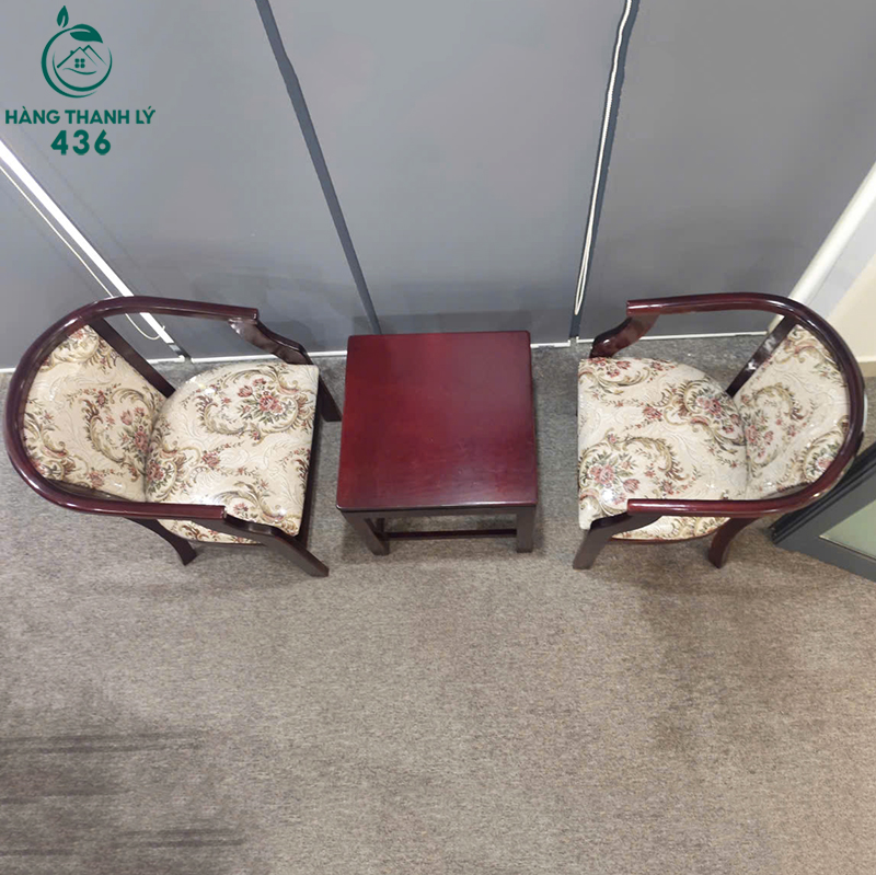 ban-ghe-sofa-cu-thiet-ke-mat-dem-vai-hoa-van-3 Bàn Ghế Sofa Cũ Thiết Kế Mặt Đệm Vải Hoa Văn