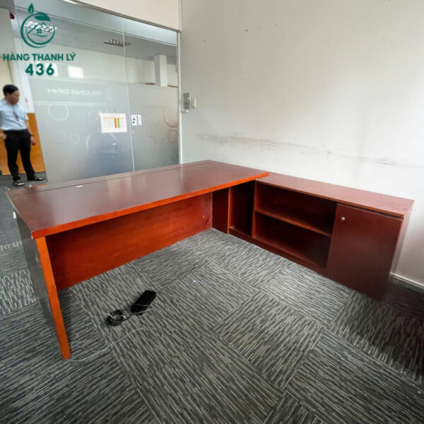 ban giam doc chu l cu go do sang trong 1