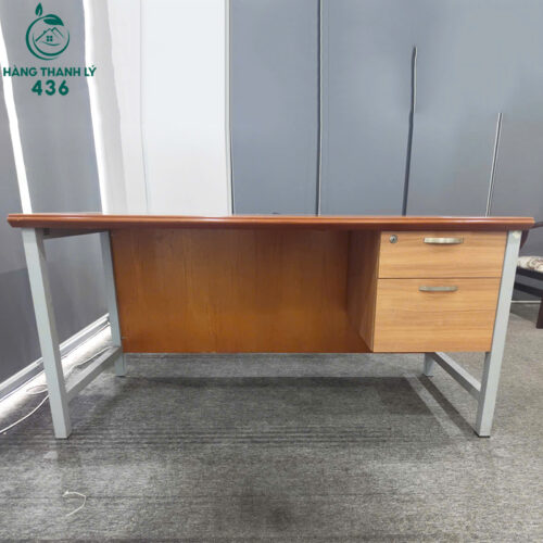 ban giam doc cu 1m54x78cm mat cong sang trong 3