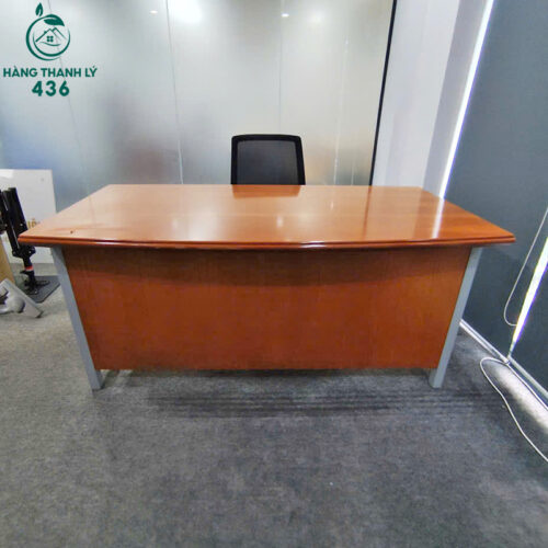 ban giam doc cu 1m54x78cm mat cong sang trong 4