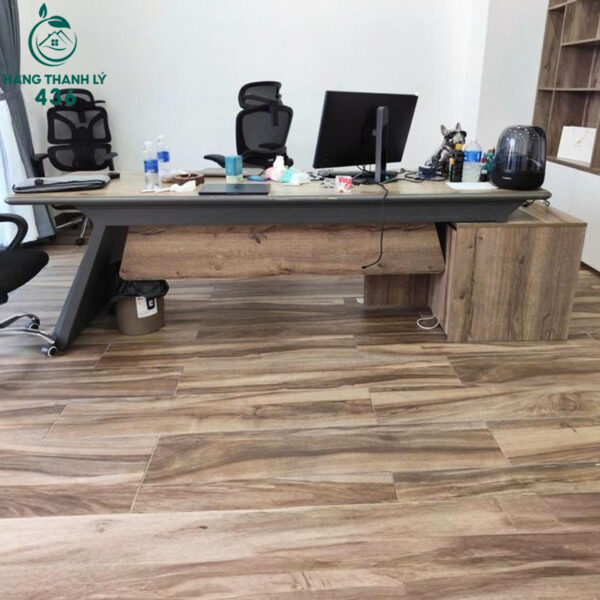 ban-giam-doc-cu-2m55x1m2-co-hoc-tu-phu-dung-tai-lieu (2) Bàn Giám Đốc Cũ 2M55X1M2 Có Hộc Tủ Phụ Đựng Tài Liệu