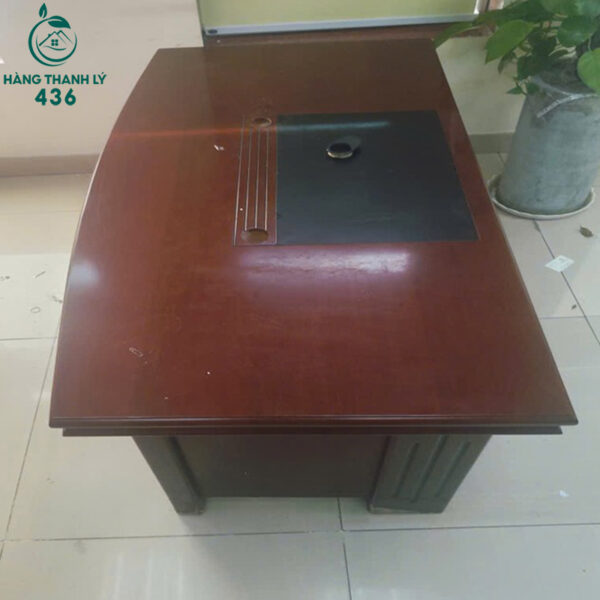 ban giam doc cu kieu mat cong co tam lot den tien loi 2