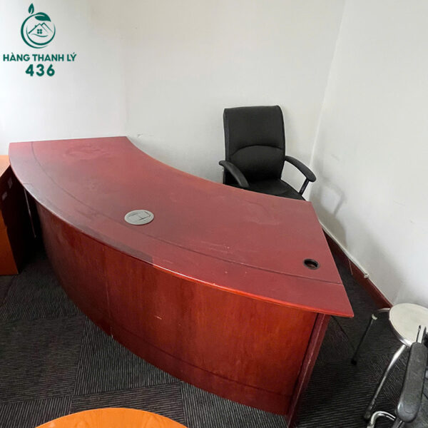 ban giam doc go cong cu 2m3 x 85cm mau do dep sang trong 3