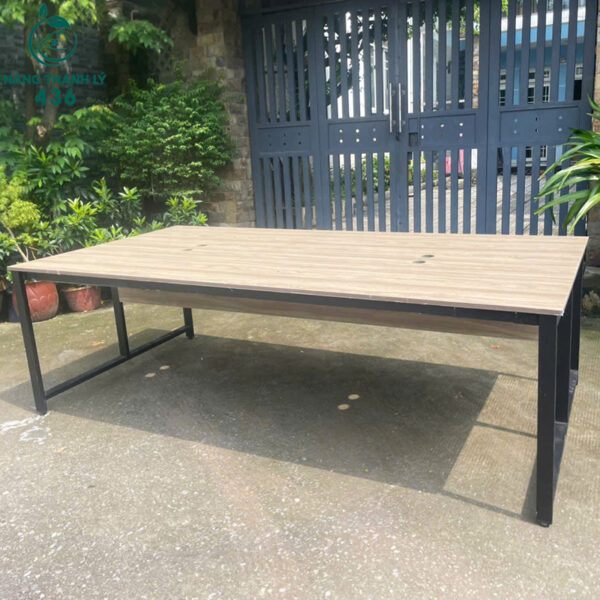 Bàn Họp Cũ 2M4X1M2 Chân Khung Sắt Mặt Gỗ Có Lỗ Đi Dây