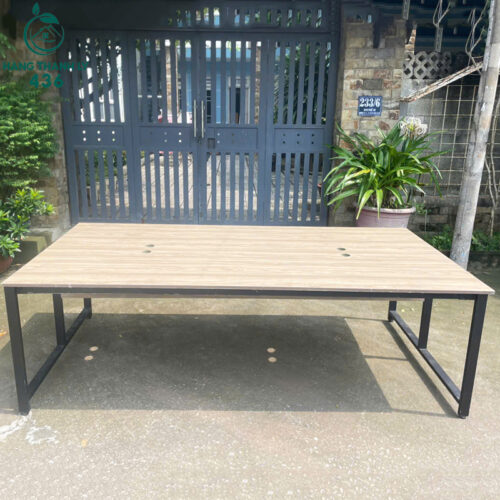 Bàn Họp Cũ 2M4X1M2 Chân Khung Sắt Mặt Gỗ Có Lỗ Đi Dây