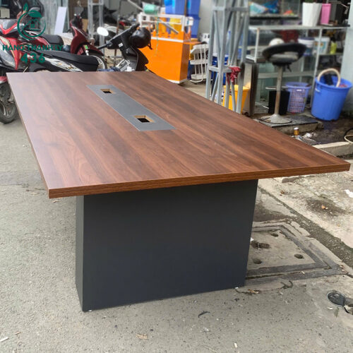 ban hop cu kich thuoc 2m4x1m2 phu hop nhieu nguoi ngoi 4