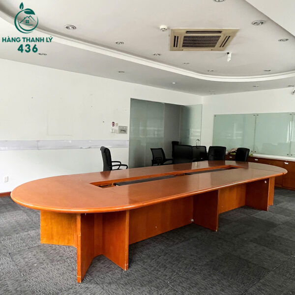 ban hop van phong cu dang oval sang trong 3