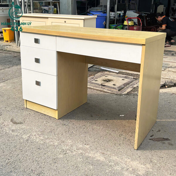 ban-lam-viec-cu-1m1x75cm-mat-go-sang-co-3-ngan-keo-trang-tien-dung