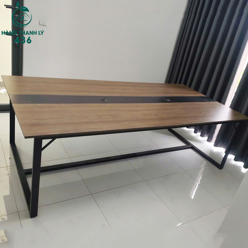 ban-lam-viec-cu-1m2x2m4-thiet-ke-hien-dai-co-lo-luon-day-dien-2 Bàn Làm Việc Cũ 1M2X2M4 Gỗ Màu Nâu Vân Đẹp