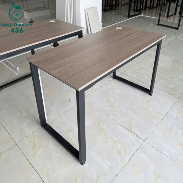 ban-lam-viec-cu-1m2x75cm-go-van-nau-gon-nhe (1) ban lam viec cu 1m2x75cm go van nau gon nhe 1 4