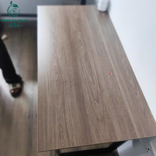 ban lam viec cu 1m2x75cm go van nau gon nhe 1