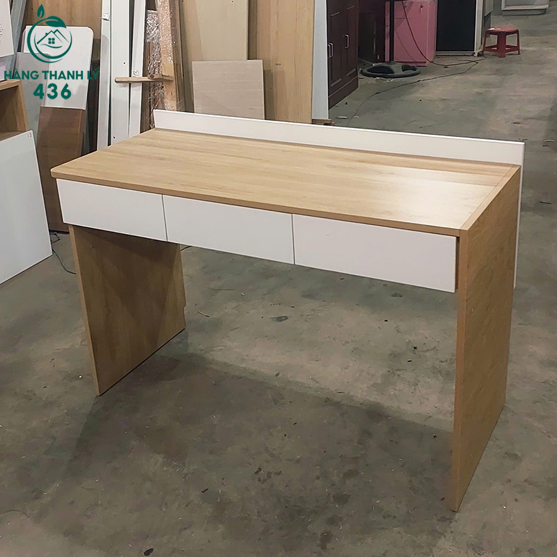 Bàn Làm Việc Cũ 1M2X80CM 3 Hộc Kéo Rộng Rãi Màu Vân Gỗ ban-lam-viec-cu-1m2x80cm-3-hoc-keo-rong-rai-mau-van-go-3 Bàn Làm Việc Cũ 1M2X80CM 3 Hộc Kéo Rộng Rãi Màu Vân Gỗ