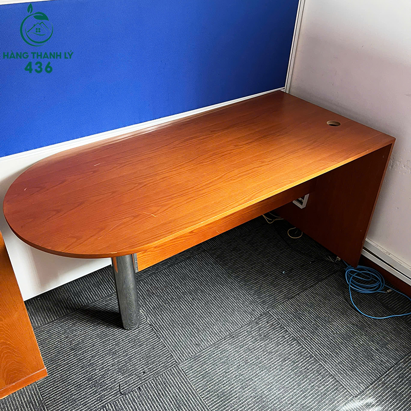 Bàn Làm Việc Cũ 1M50X75CM Bo Tròn Chân Inox Chắc Chắn ban-lam-viec-cu-1m50x75cm-bo-tron-chan-inox-chac-chan-2 Bàn Làm Việc Cũ 1M50X75CM Bo Tròn Chân Inox Chắc Chắn