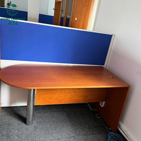 ban-lam-viec-cu-1m50x75cm-bo-tron-chan-inox-chac-chan (3) Bàn Làm Việc Cũ 1M50X75CM Bo Tròn Chân Inox Chắc Chắn