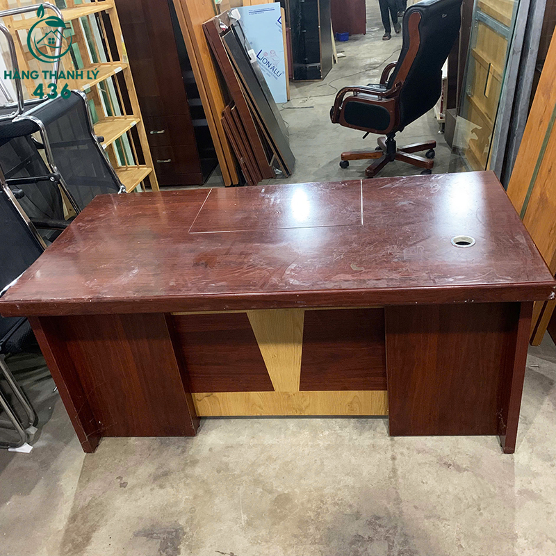 Bàn Làm Việc Cũ 1M6X80CM Màu Nâu Đậm Có Hộc Kéo Tiện Lợi ban-lam-viec-cu-1m6x80cm-mau-nau-dam-co-hoc-keo-tien-loi-3 Bàn Làm Việc Cũ 1M6X80CM Màu Nâu Đậm Có Hộc Kéo Tiện Lợi