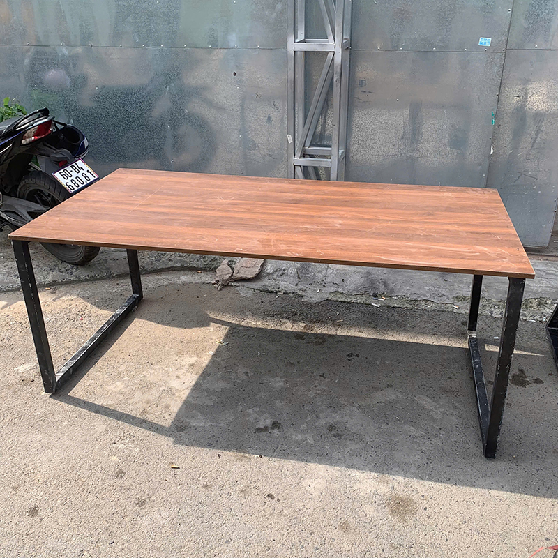 Bàn Làm Việc Cũ Khung Sắt Đen Mặt Gỗ Vân Nâu 1M8 5 ban lam viec cu 1m8x1m chan sat trang de dang lap rap 1 1