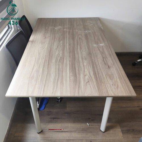 Bàn Làm Việc Cũ 1M8X1M Chân Sắt Trắng Dễ Dàng Lắp Ráp 2 ban lam viec cu 1m8x1m chan sat trang de dang lap rap 2