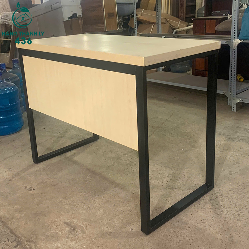 Bàn Làm Việc Cũ 1MX50CM Chân Sắt Mặt Gỗ Sáng Gọn Đẹp ban-lam-viec-cu-1mx50cm-chan-sat-mat-go-sang-gon-dep-2 Bàn Làm Việc Cũ 1MX50CM Chân Sắt Mặt Gỗ Sáng Gọn Đẹp