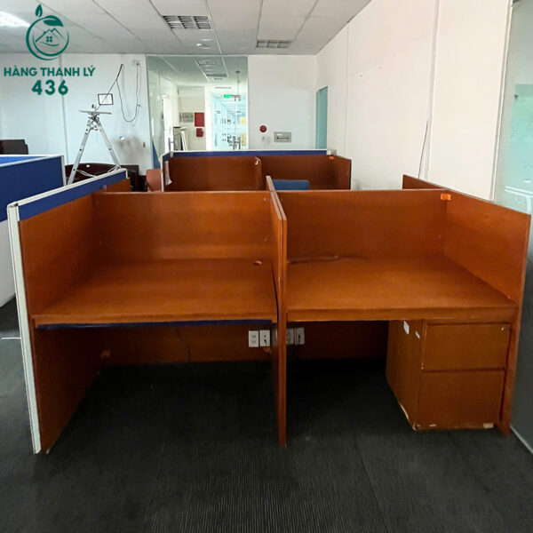 ban-lam-viec-cu-2m4x1m21-2-cho-ngoi-co-vach-rieng-tu (3) ban lam viec cu 2m4x1m21 2 cho ngoi co vach rieng tu 3