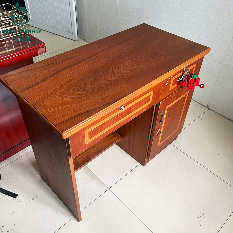 ban-lam-viec-cu-co-hoc-tu-keo-thiet-ke-dep-mat-2 Bàn Làm Việc Cũ Có Hộc Tủ Kéo Thiết Kế Đẹp Mắt
