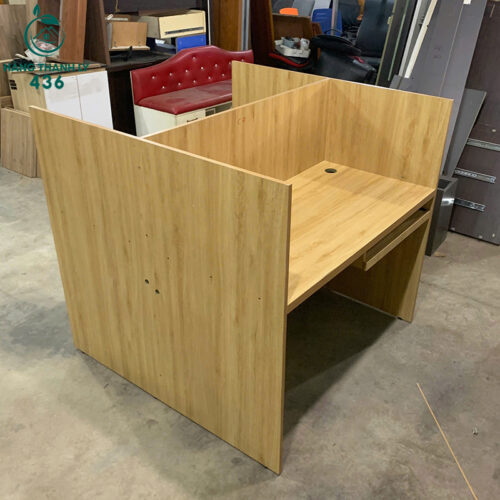 Bàn Làm Việc Cũ Có Vách Ngăn Cá Nhân Tiện Lợi 3 ban lam viec cu co vach ngan ca nhan tien loi 3