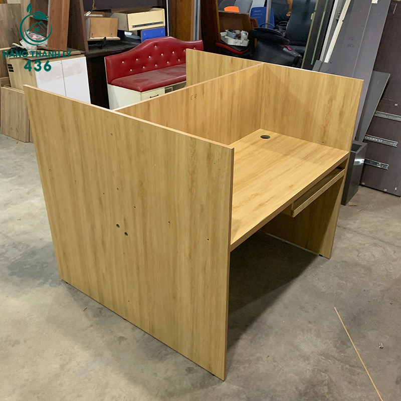 Bàn Làm Việc Cũ Có Vách Ngăn Cá Nhân Tiện Lợi ban-lam-viec-cu-co-vach-ngan-ca-nhan-tien-loi-3 Bàn Làm Việc Cũ Có Vách Ngăn Cá Nhân Tiện Lợi